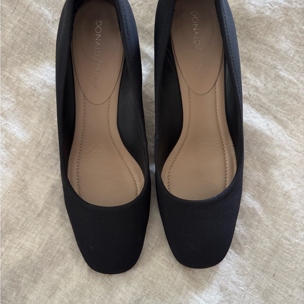 Donald J. Pliner Black Heeled Shoes